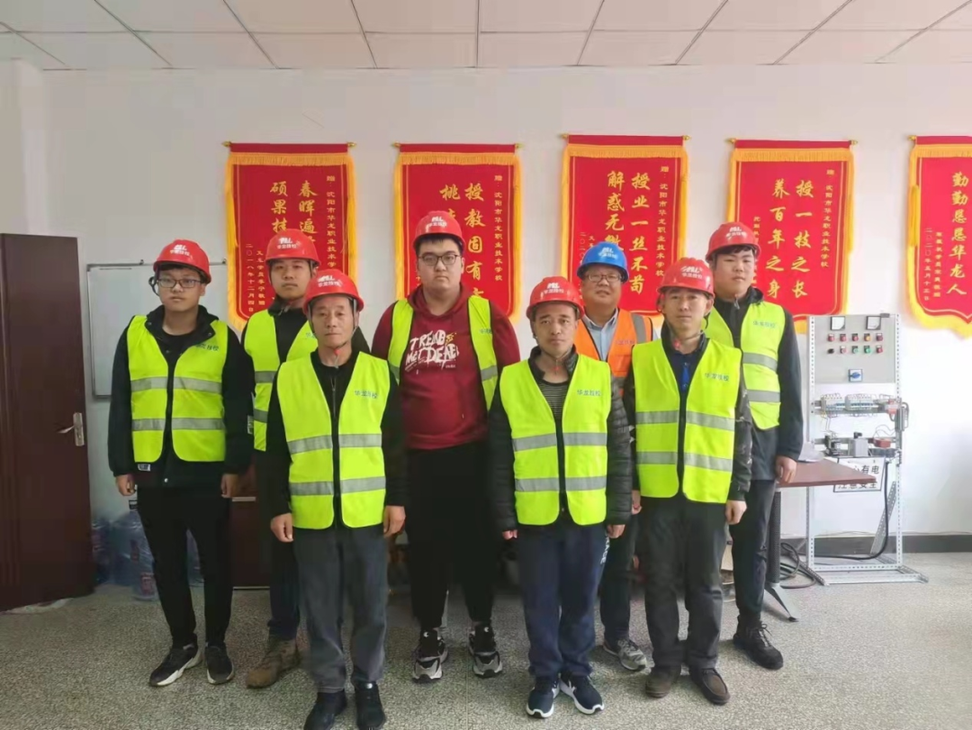 挖掘机技术培训学校_挖掘机培训学校手续有哪些_挖掘机学校培训费多少钱