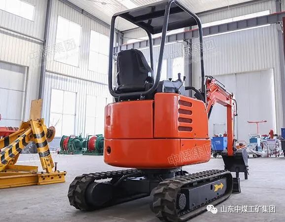 挖掘小型机推荐哪个品牌_小型挖掘机推荐_畅销型小型挖掘机