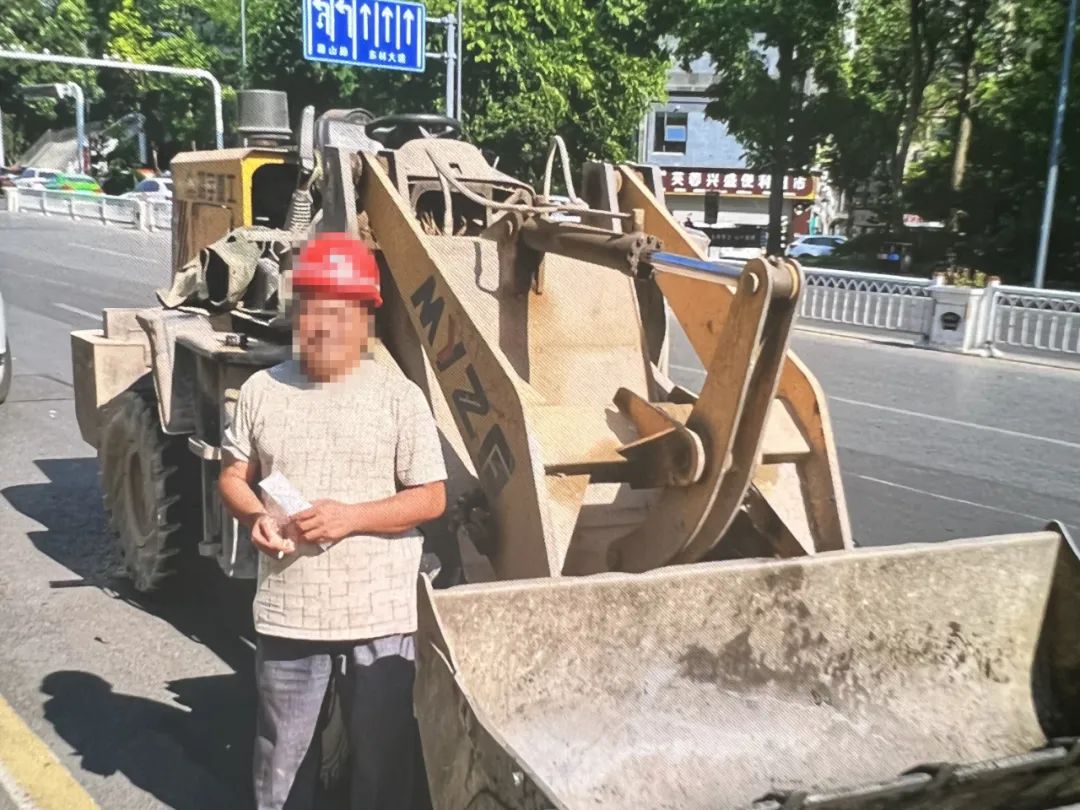 轮式挖掘机能上路行驶吗_上路挖掘能行驶轮式机动车吗_轮式挖掘机上道路行驶