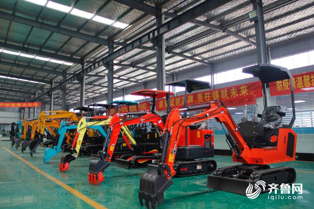 小型挖掘机视频大全_小型挖掘机实用吗_实用挖掘小型机有哪些