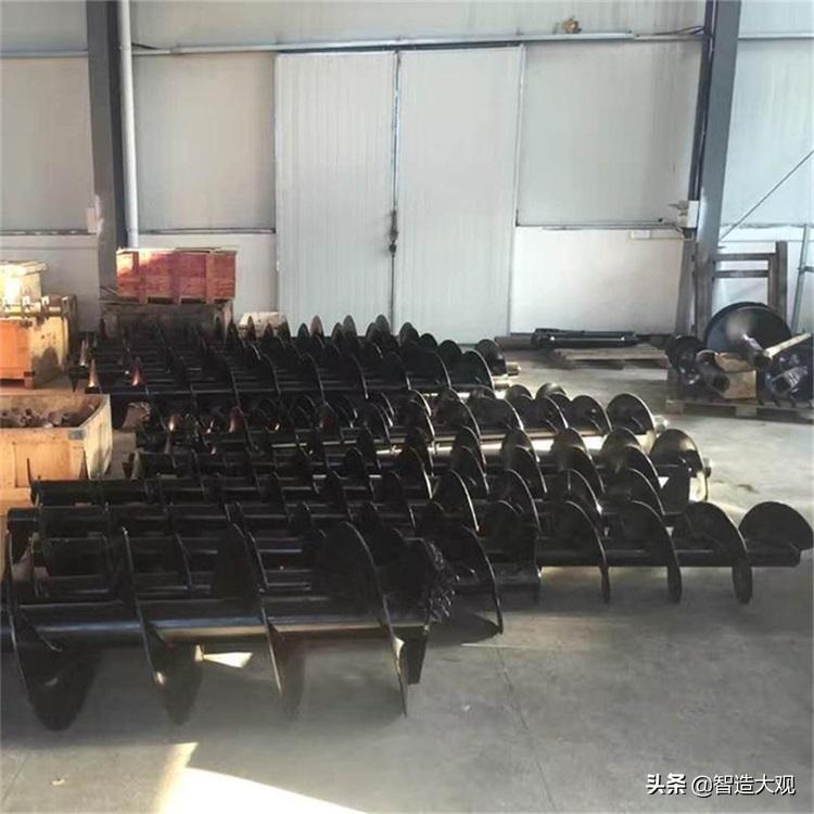 轮式挖掘机破碎锤_挖机破碎锤工作原理视频_破碎锤挖掘轮式机操作视频