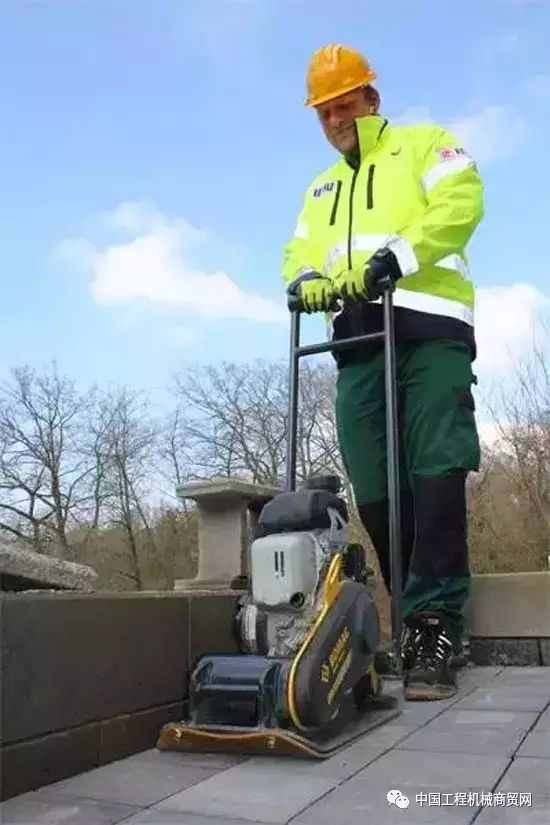 轮式挖掘机规格型号_轮式挖机型号大全_75轮式挖机参数