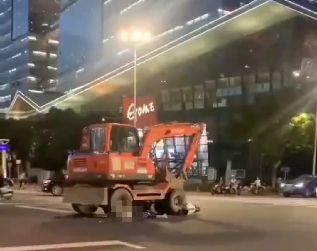 上路挖掘轮式机可以上路吗_轮式挖掘机可以上路吗_轮式挖掘机是否能上公路行驶