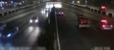 轮式挖掘机能上路行驶吗_上路挖掘能行驶轮式机车吗_轮式挖掘机上道路行驶