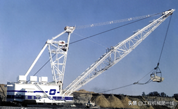 大型挖掘机多少钱一台_挖机挖城台_挖币机多少钱一台