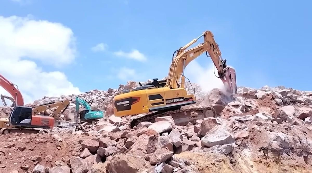 挖掘机挖成台视频_大型挖掘机多少钱一台_大型挖掘机台班价格表