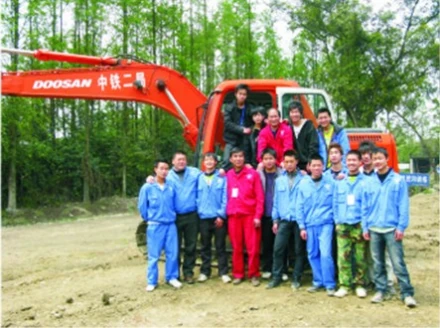 培训挖掘机学校招生_挖掘机培训学校_挖掘机培训学校挣钱吗