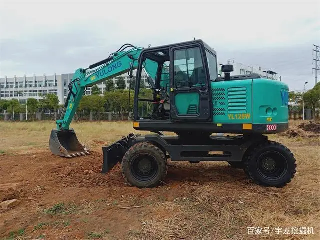 轮式挖掘机干活视频_轮式挖掘机上路_轮式的挖掘机