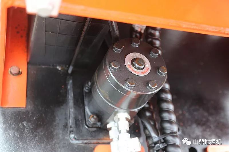 小型挖掘机规格型号_机型挖掘小型号是什么_小型挖掘机型号