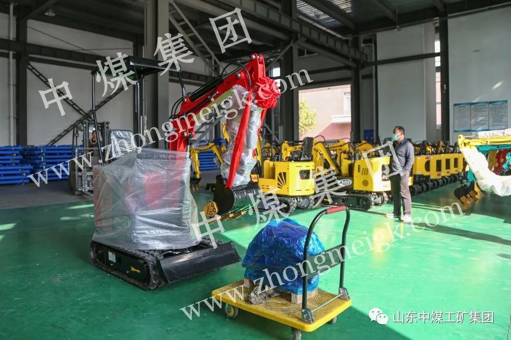 小型挖掘机公司_小型挖掘机厂家_挖掘小型厂家机械有哪些