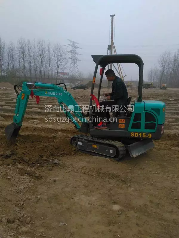 15小型挖掘机多少钱一台_挖币机多少钱一台_小型挖掘机器